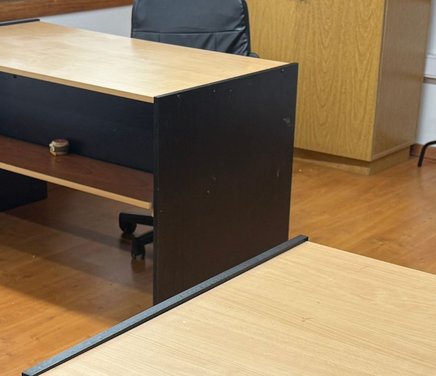 Entrega de mobiliario para áreas nodocentes de la Facultad.jpg