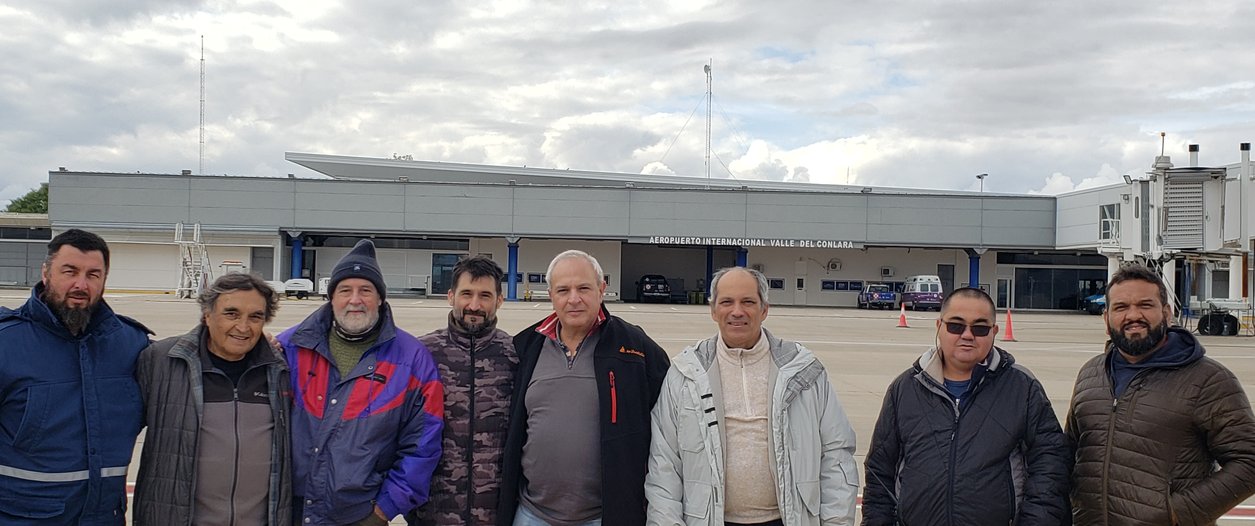 grupo trabajo en aeropuerto de Sta R de Conlara 1